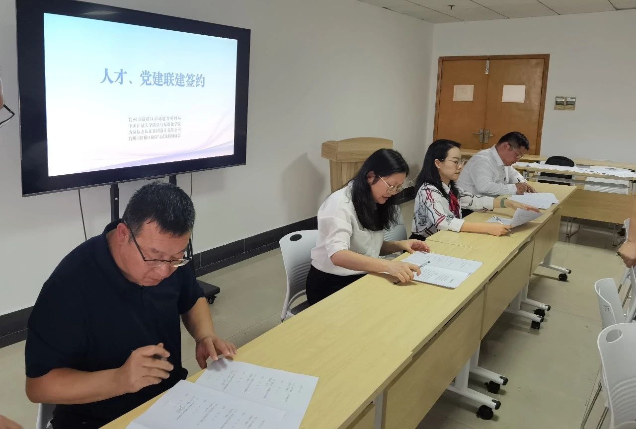 1729152262828213.jpg 1ca405bb6376fe9c9d70650a1bafeb7.jpg